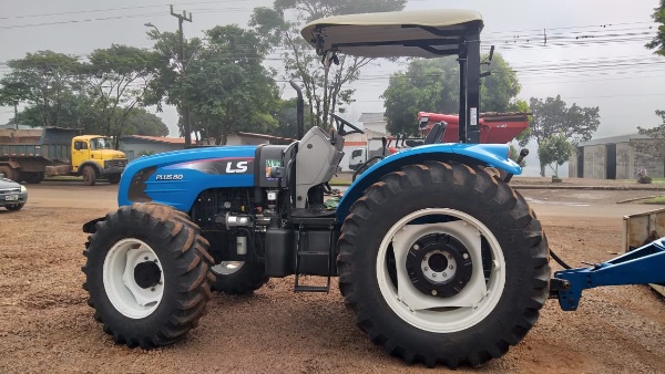 Trator Ls PLUS 80 ano 2019 - PLUS 80 - Máquinas Agrícolas