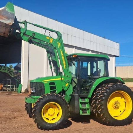 Trator John Deere 6115J ano 2017