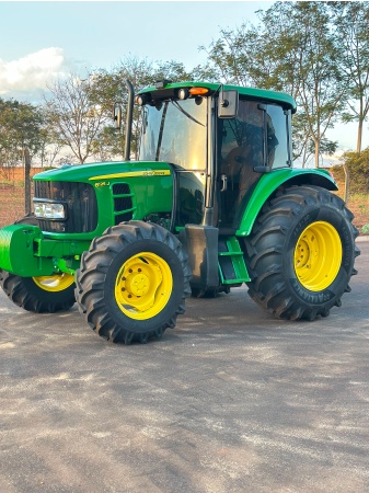 Trator John Deere 6125J ano 2022 - 6125J - Máquinas Agrícolas