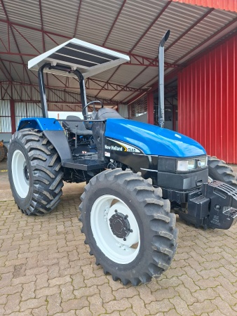 Trator New Holland TL 65 ano 2004