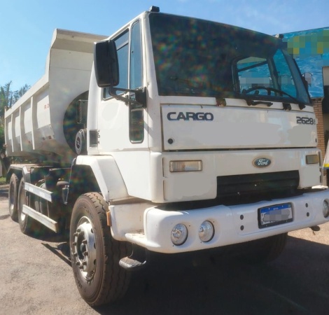 Caminhão Ford CARGO 2628 E ano 2011