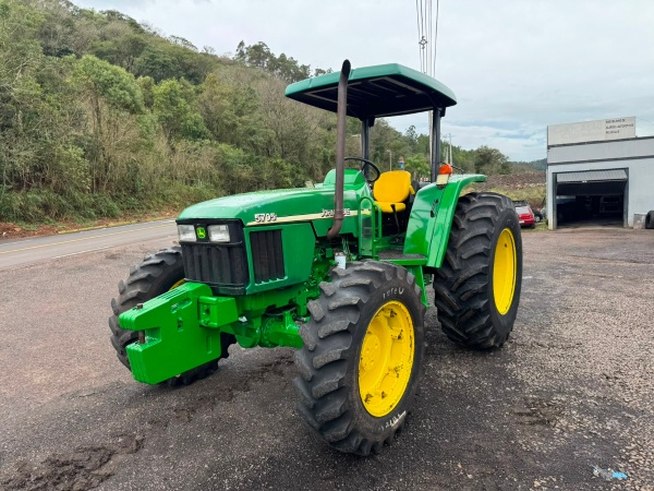 Trator John Deere 5705 ano 2005 - 5705 - Máquinas Agrícolas