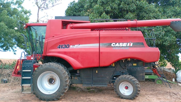 Colheitadeira Case Axial-Flow 4130 ano 2017 - AXIAL-FLOW 4130 - Máquinas Agrícolas