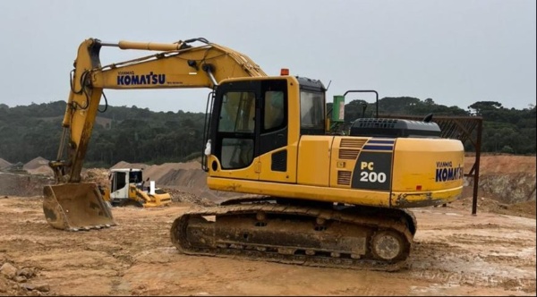 Escavadeira Komatsu PC200-8 ano 2008 - PC200-8 - Máquinas de Linha Amarela