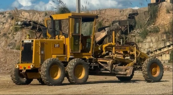 Motoniveladora Caterpillar 120G ano 1994