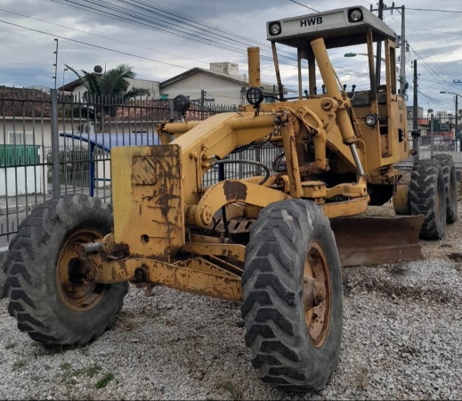 Motoniveladora HUBER WARCO  130M ano 1980