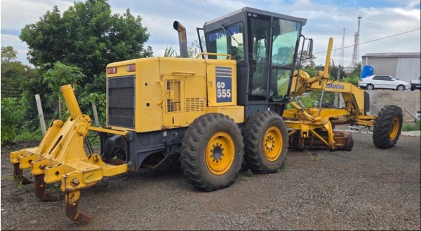 Motoniveladora Komatsu GD 555-3 ano 2008