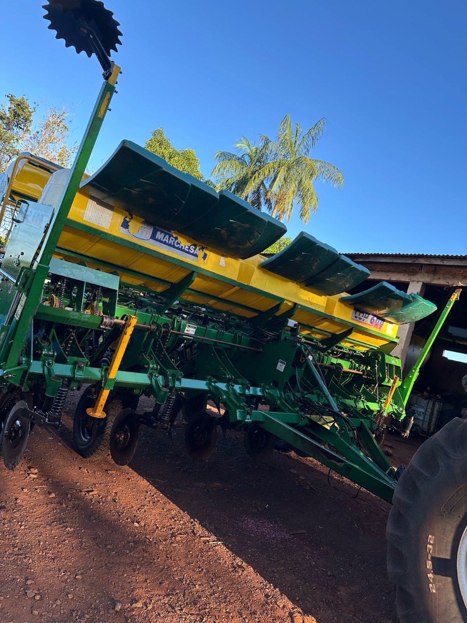 Plantadeira Tatu COP FLEX 600 ano 2015