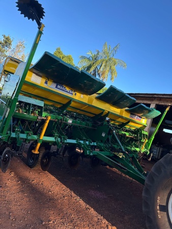 Plantadeira Tatu COP FLEX 600 ano 2015