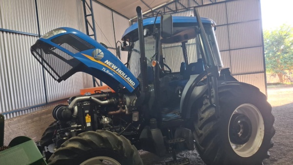 Trator New Holland TL5.80 ano 2021 - TL5.80 - Máquinas Agrícolas
