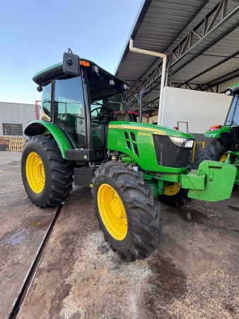 Trator John Deere 5080E ano 2023 - 5080E - Máquinas Agrícolas