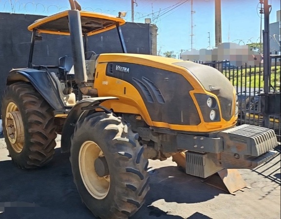 Trator Valtra BM 115 ano 2025 - BM 115 - Máquinas Agrícolas