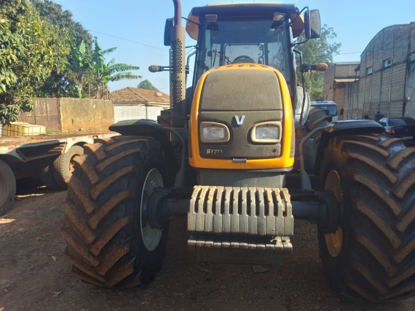 Trator Valtra BT 210 ano 2012