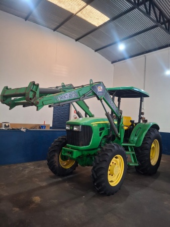 Trator John Deere 5078 E ano 2013 - 5078 E - Máquinas Agrícolas