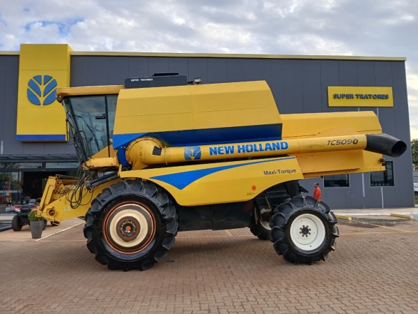 Colheitadeira New Holland TC 5090   ano 2017 - TC 5090   - Máquinas Agrícolas