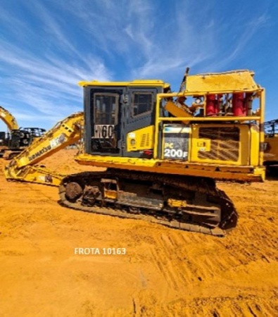 Escavadeira Komatsu PC200 ano 2021