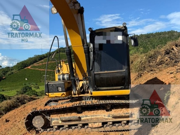 Escavadeira Caterpillar 313D2L ano 2022