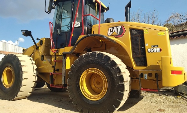 Pá Carregadeira Caterpillar 950H ano 2011