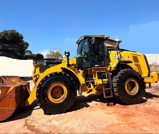 Pá Carregadeira Caterpillar 966 ano 2022 - 966 - Máquinas de Linha Amarela