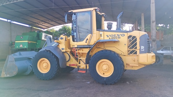 Pá Carregadeira Volvo L70F ano 2022 - L70F - Máquinas de Linha Amarela
