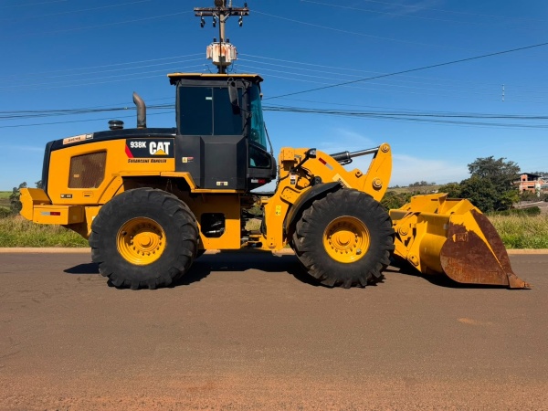 Pá Carregadeira Caterpillar 938K ano 2013 - 938K - Máquinas de Linha Amarela
