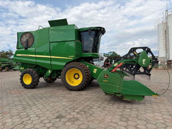 Colheitadeira John Deere S440 ano 2019 - S440 - Máquinas Agrícolas