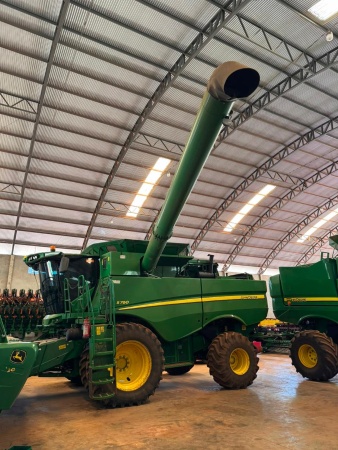 Colheitadeira John Deere S760 ano 2019 - S760 - Máquinas Agrícolas