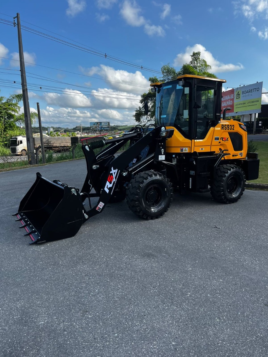 Pá Carregadeira RSX RS932 ano 2027