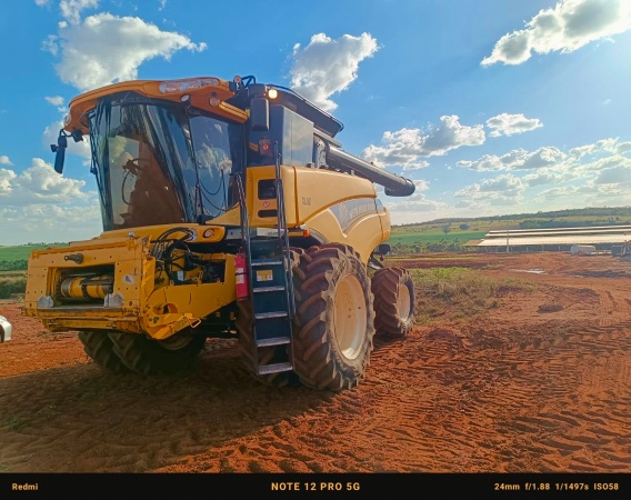 Colheitadeira New Holland tx 5.90 ano 2022 - tx 5.90 - Máquinas Agrícolas