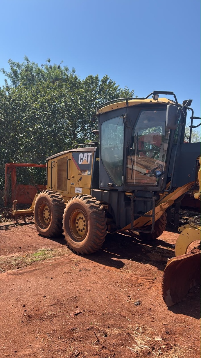 Motoniveladora Caterpillar 12M ano 2014