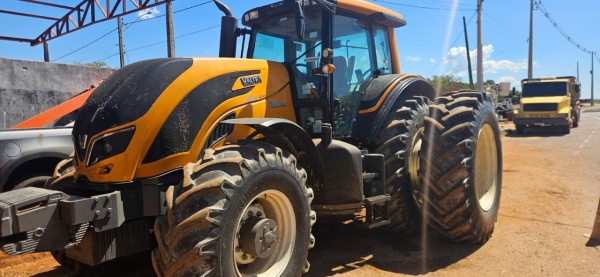 Trator Valtra BH 194 HiTech ano 2022 - BH 194 HiTech - Máquinas Agrícolas
