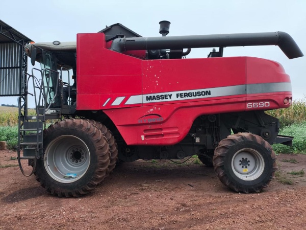 Colheitadeira Massey Ferguson MF6690 ano 2019