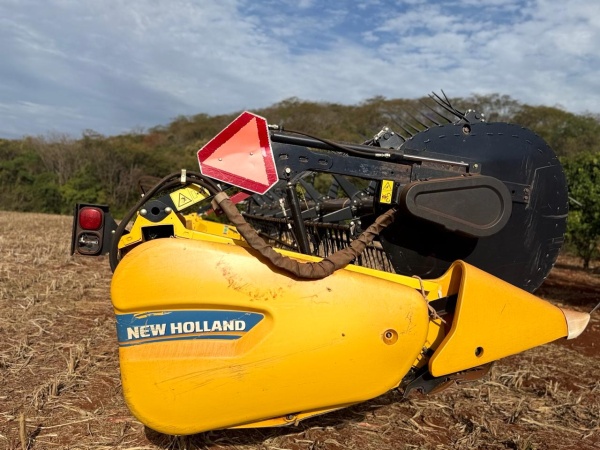 Plataforma New Holland 30 PÉS ano 2023
