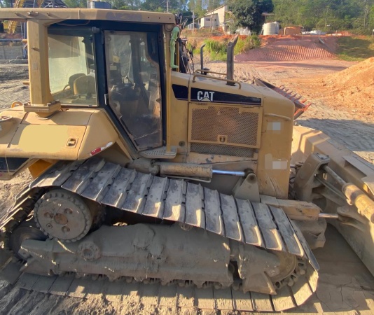 Trator de Esteira Caterpillar D6N ano 2005