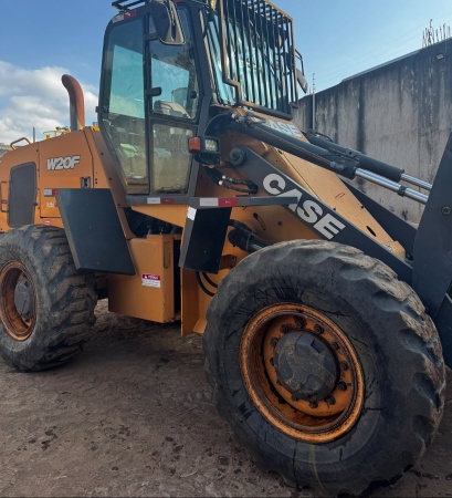 Pá Carregadeira Case W20F ano 2019