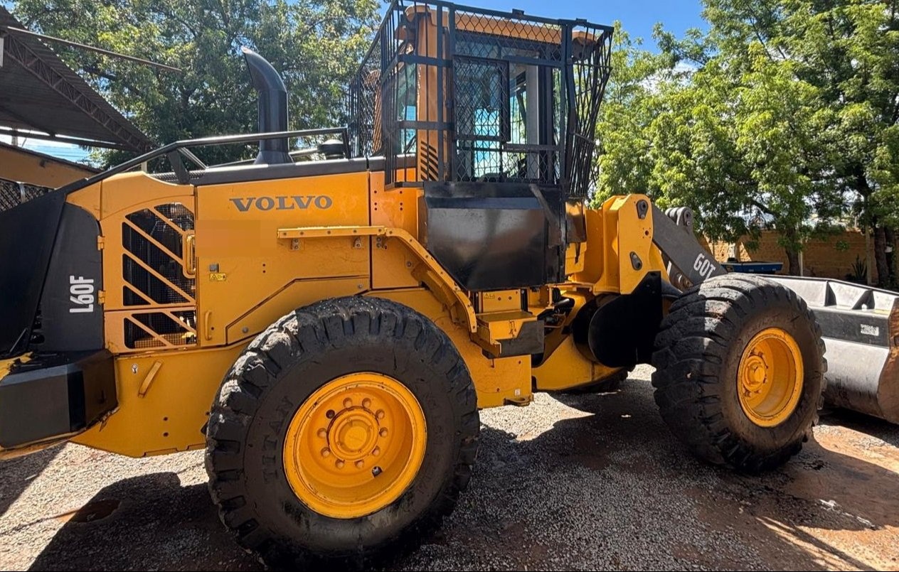 Pá Carregadeira Volvo L60F ano 2024
