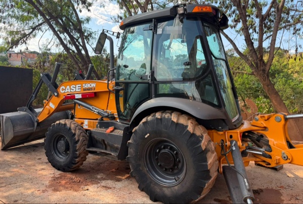 Retroescavadeira Case 580N S2 ano 2026 - 580N S2 - Máquinas de Linha Amarela