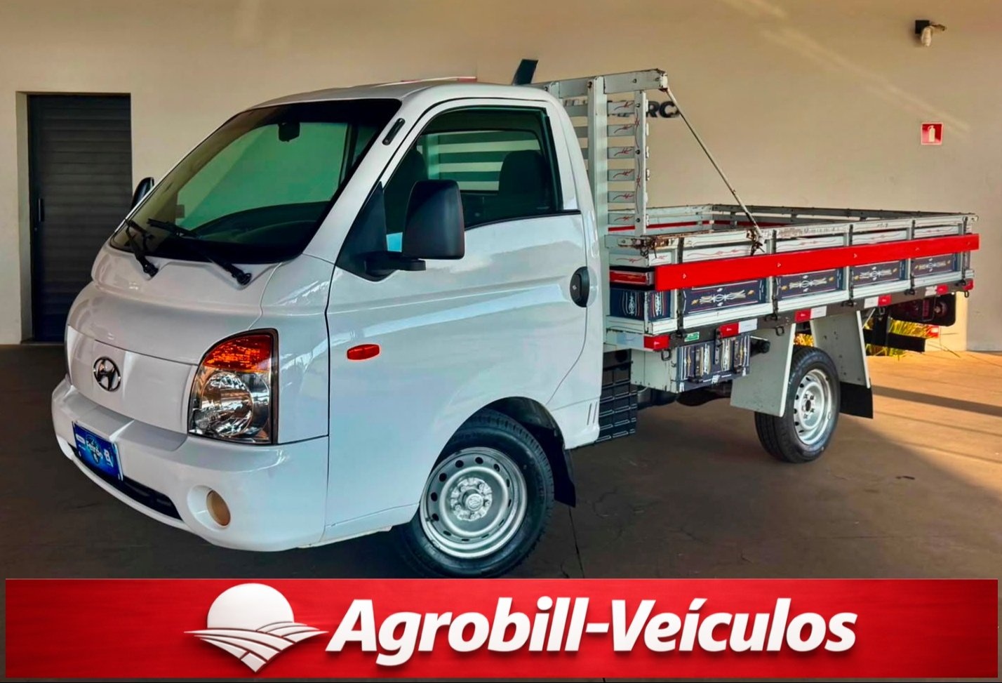 Caminhão Hyundai HR HDB 4X2 ano 2012