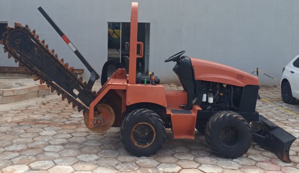 Valetadeira Ditch Witch RT45 ano 2018 - RT45 - Implementos para máquinas pesadas
