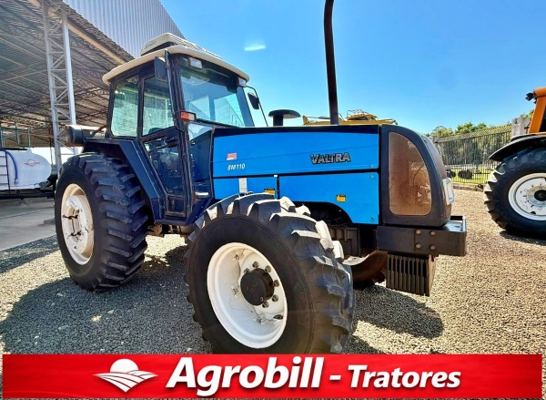 Trator Valtra BM 110 ano 2001 - BM 110 - Máquinas Agrícolas