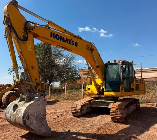 Escavadeira Komatsu PC210 ano 2020 - PC210 - Máquinas de Linha Amarela