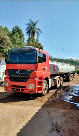 Caminhão Mercedes Benz Axor 2644 ano 2008