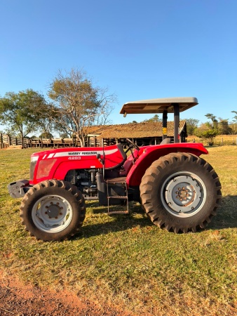Trator Massey Ferguson MF 4283 ano 2015 - MF 4283 - Máquinas Agrícolas
