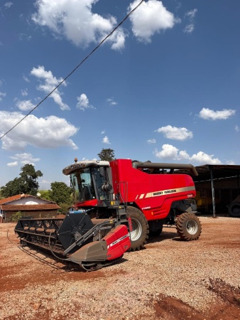 Colheitadeira Massey Ferguson MF 5690 ano 2022 - MF 5690 - Máquinas Agrícolas