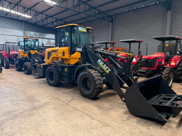 Pá Carregadeira Kraft K930 ano 2026