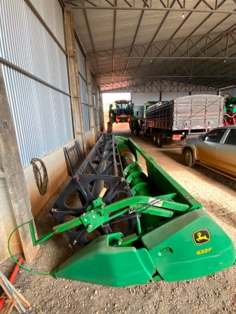 Plataforma John Deere 622F ano 2014