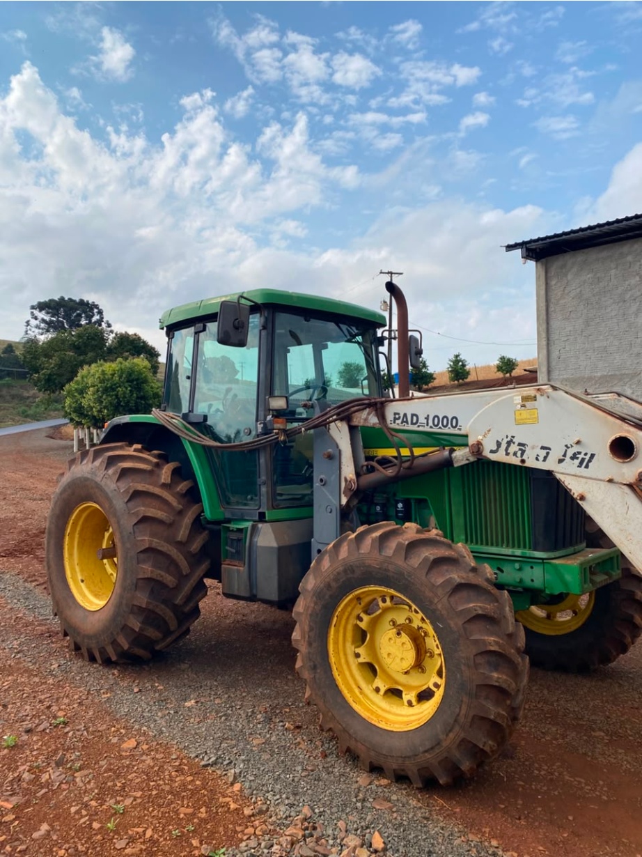 Trator John Deere 6605 ano 2002