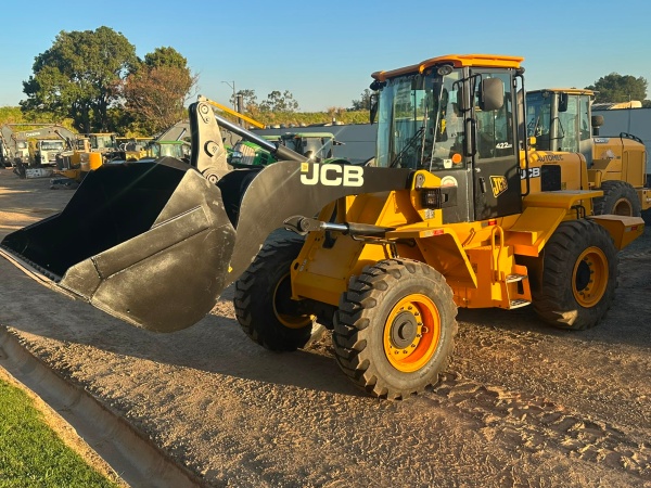 Pá Carregadeira JCB 422ZX ano 2023