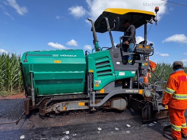 Vibroacabadora Wirtgen S1300 ano 2024