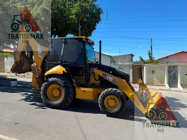 Retroescavadeira Caterpillar 416 E ano 2014